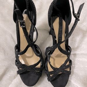 Black Gianni Bini Platform Heel 8